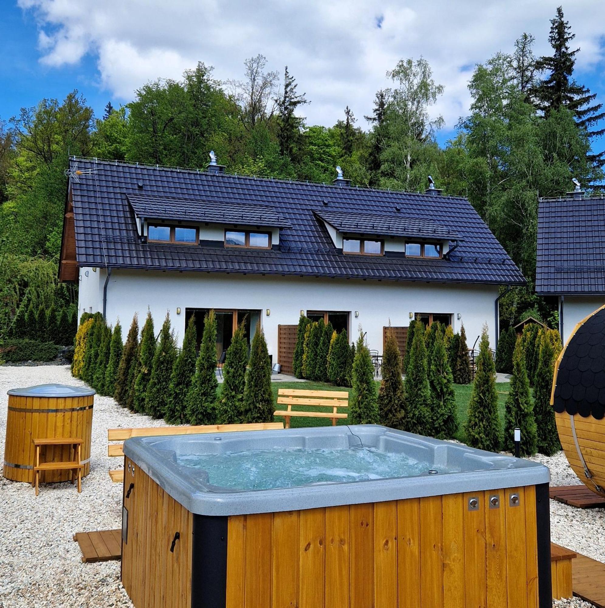 Widokowo - Domki Z Widokiem Na Sniezke Z Jacuzzi I Sauna كارباش المظهر الخارجي الصورة